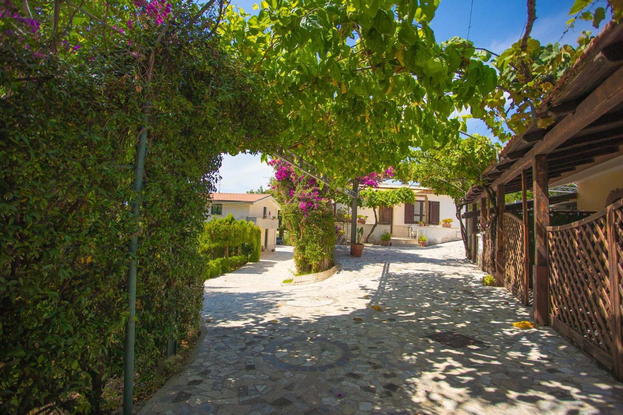 Residenza Giancesare Family Apartments Paestum Exterior foto